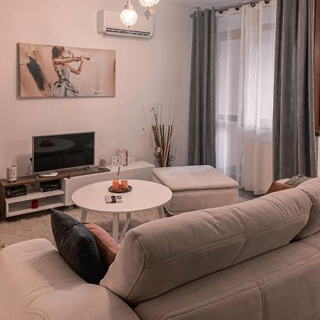 Apartment 2 Rooms Luxury Bükreş Dış mekan fotoğraf