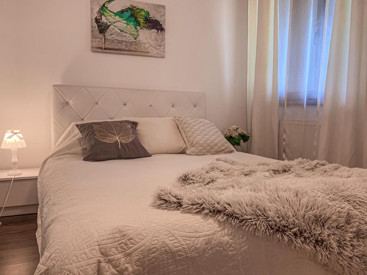 Apartment 2 Rooms Luxury Bükreş Dış mekan fotoğraf