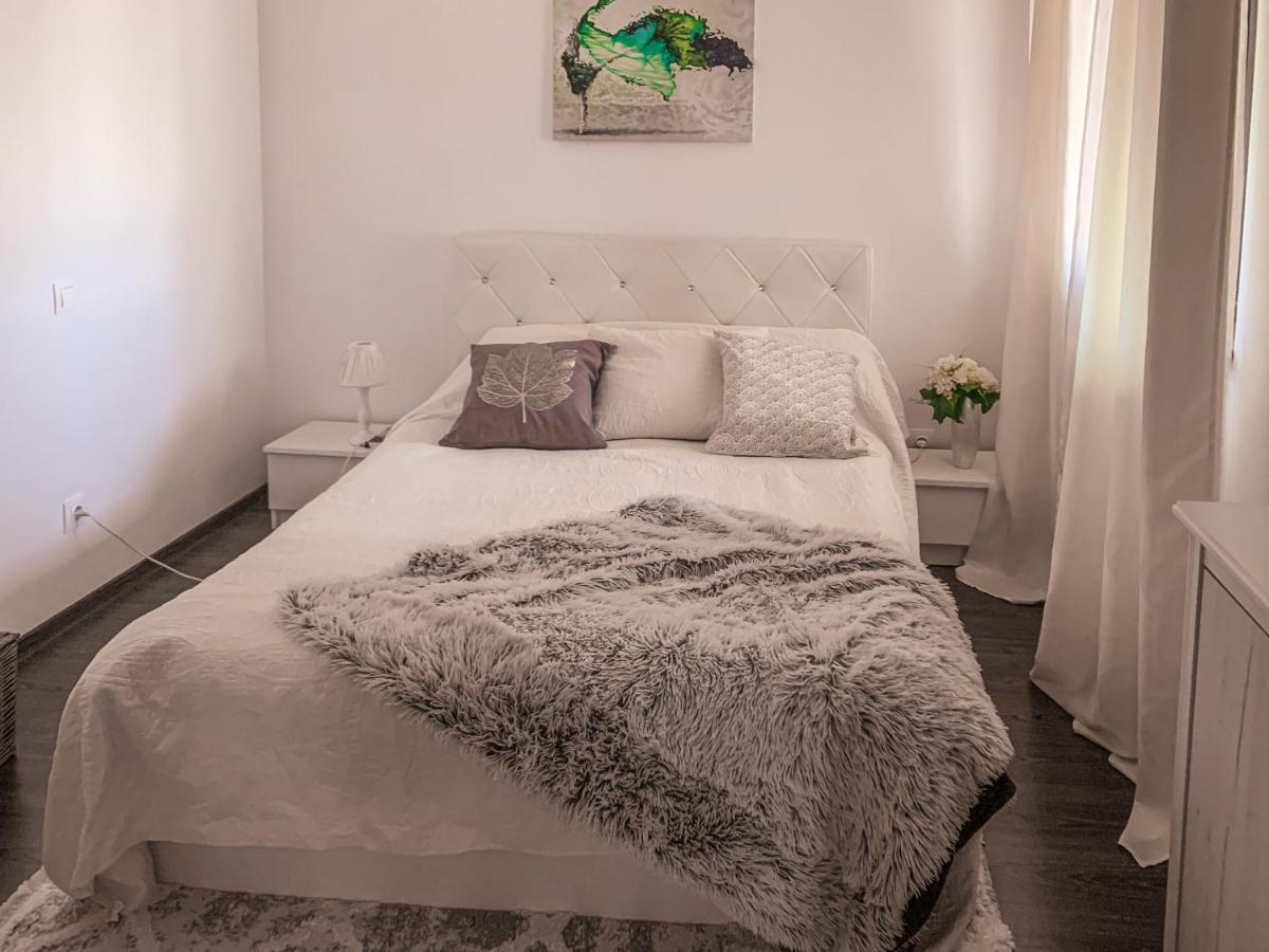 Apartment 2 Rooms Luxury Bükreş Dış mekan fotoğraf