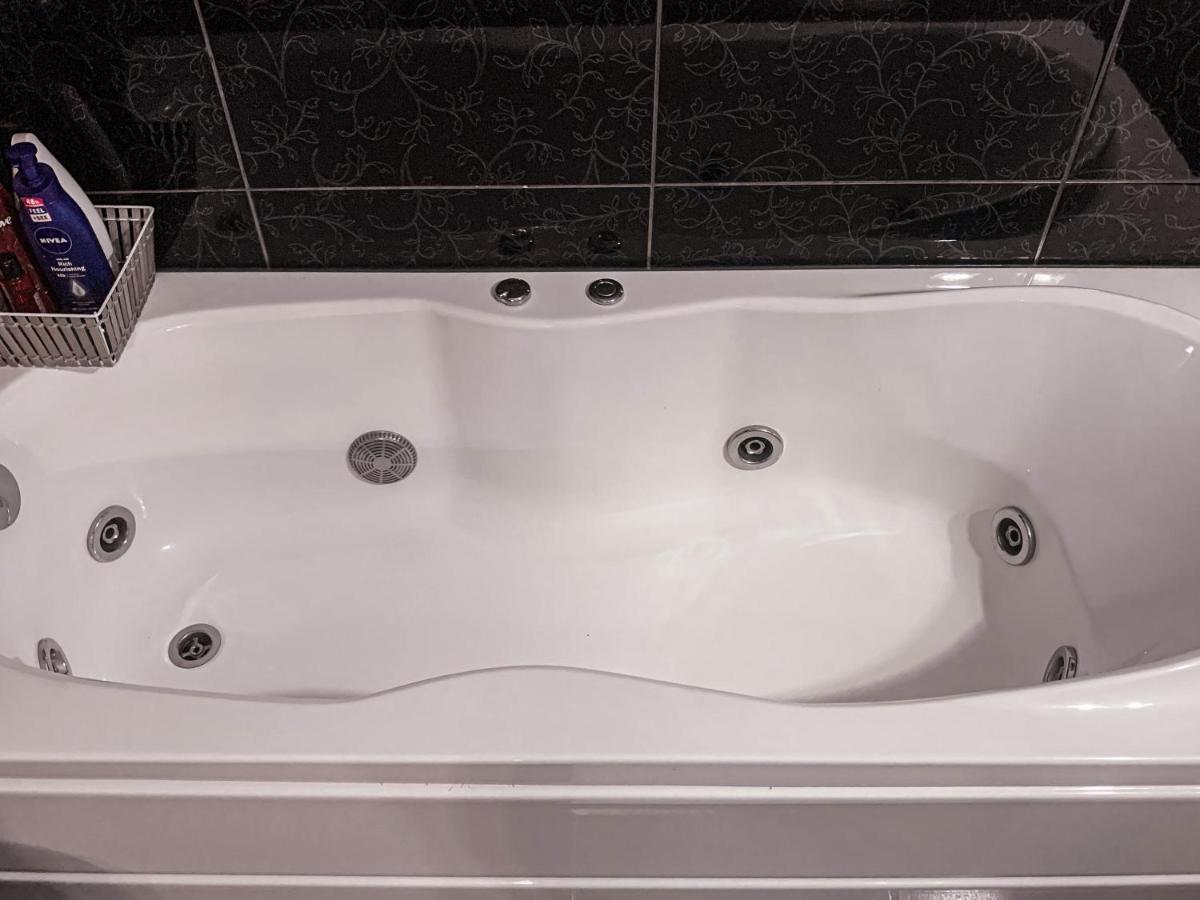 Apartment 2 Rooms Luxury Bükreş Dış mekan fotoğraf